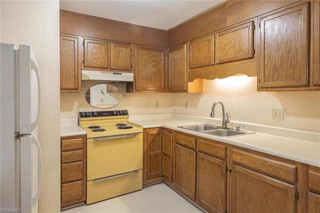 4122 Romaine Street, Greensboro, NC 27407