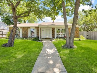 9221 Linda Vista Drive, Rowlett, TX 75088