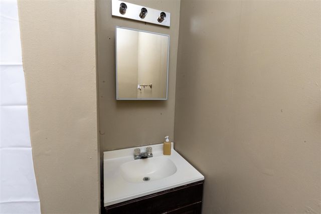 909 N Granger Street, Saginaw, MI 48602