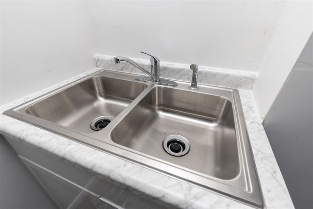 909 N Granger Street, Saginaw, MI 48602