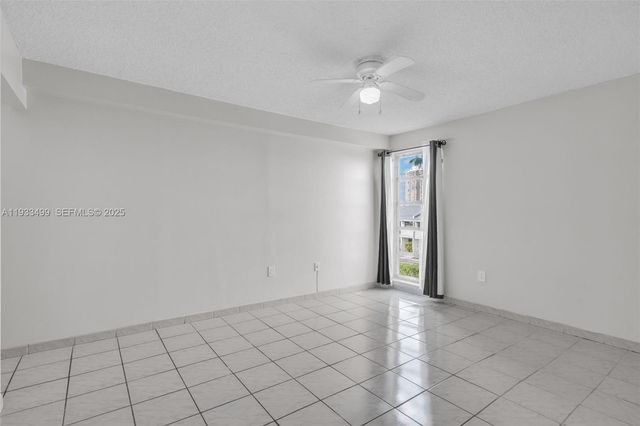 3716 NE 168th St 302, North Miami Beach, FL 33160
