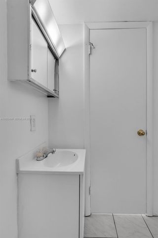 3716 NE 168th St 302, North Miami Beach, FL 33160