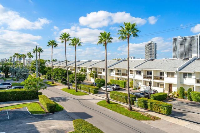 3716 NE 168th St 302, North Miami Beach, FL 33160