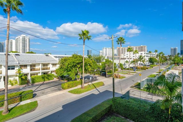 3716 NE 168th St 302, North Miami Beach, FL 33160