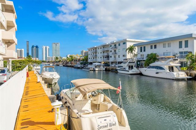 3716 NE 168th St 302, North Miami Beach, FL 33160