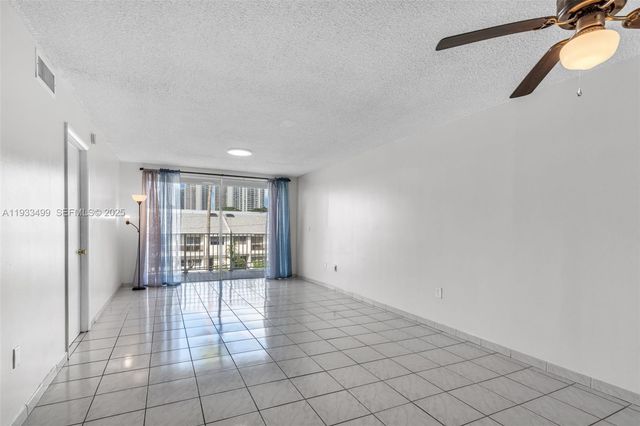 3716 NE 168th St 302, North Miami Beach, FL 33160