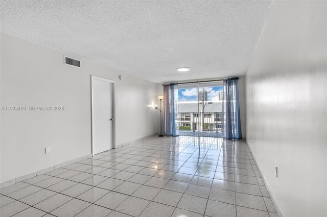 3716 NE 168th St 302, North Miami Beach, FL 33160