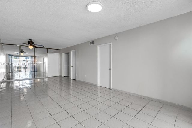 3716 NE 168th St 302, North Miami Beach, FL 33160