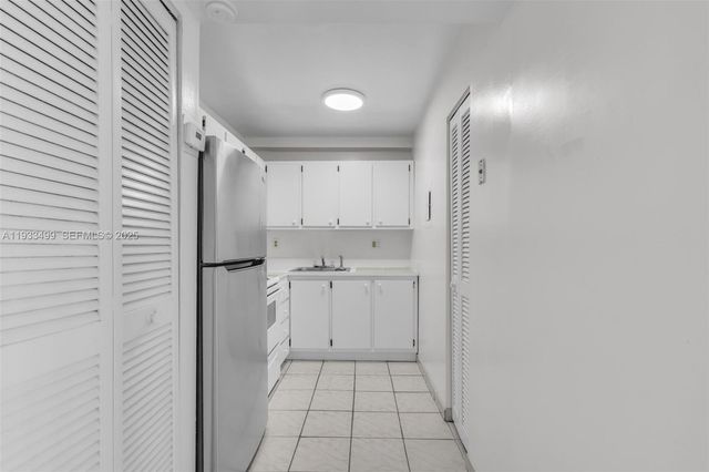 3716 NE 168th St 302, North Miami Beach, FL 33160