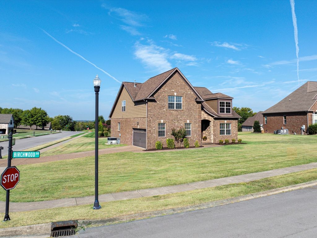 2731 Jasmine St, Lebanon, TN 37087