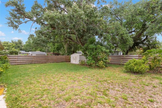 2616 TORONTO, Tampa, FL 33629