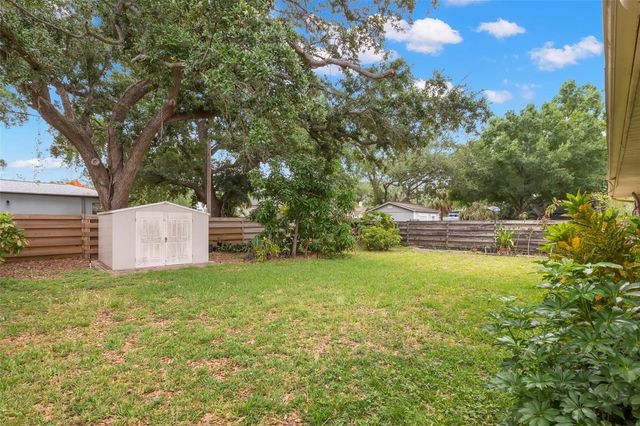 2616 TORONTO, Tampa, FL 33629