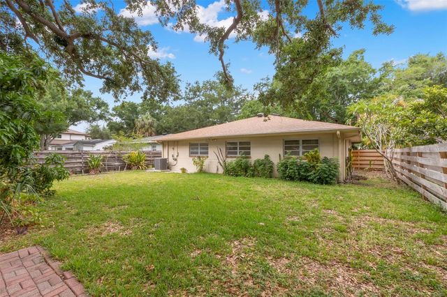 2616 TORONTO, Tampa, FL 33629
