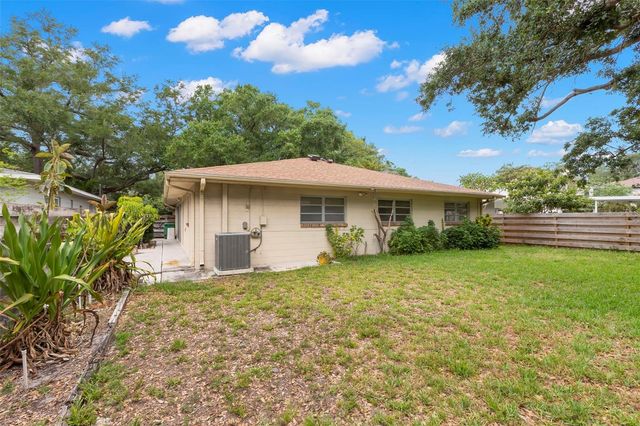 2616 TORONTO, Tampa, FL 33629