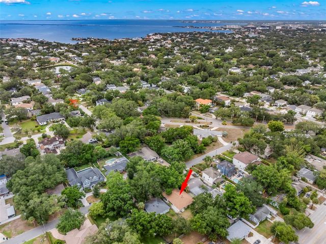 2616 TORONTO, Tampa, FL 33629