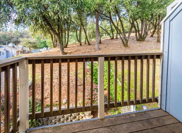 1384 Oak Ridge Dr, Colfax, CA 95713