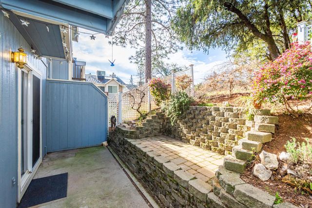 1384 Oak Ridge Dr, Colfax, CA 95713