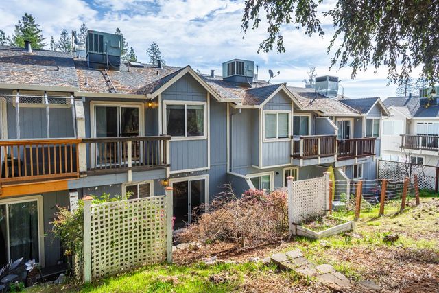 1384 Oak Ridge Dr, Colfax, CA 95713