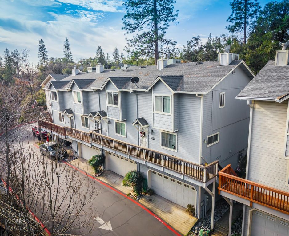 1384 Oak Ridge Dr, Colfax, CA 95713