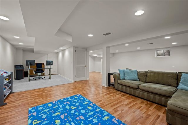 2018 BEECHWOOD Avenue, Wilmette, IL 60091