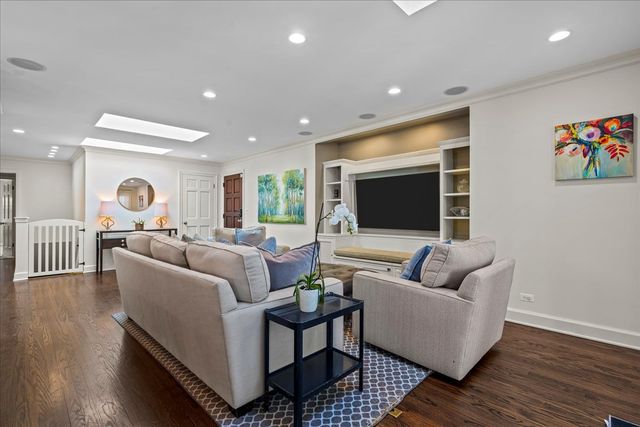 2018 BEECHWOOD Avenue, Wilmette, IL 60091