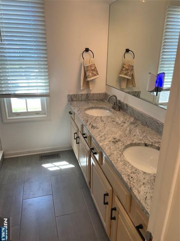 6 Mulford Court Address #6, Roseland, NJ 07068