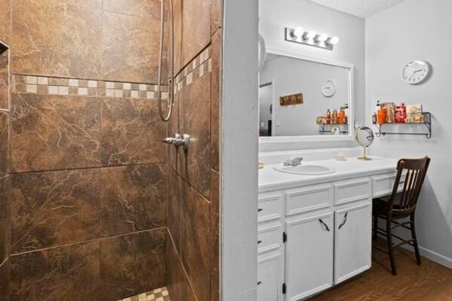 4902 Magnolia Lane, Old River-winfree, TX 77535