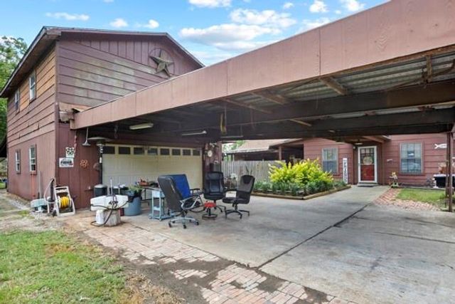 4902 Magnolia Lane, Old River-winfree, TX 77535