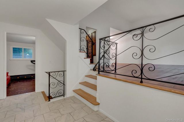 135 Atlantic Place, Hauppauge, NY 11788