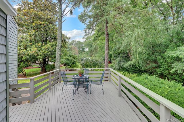 135 Atlantic Place, Hauppauge, NY 11788