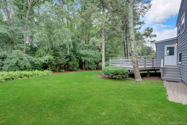 135 Atlantic Place, Hauppauge, NY 11788