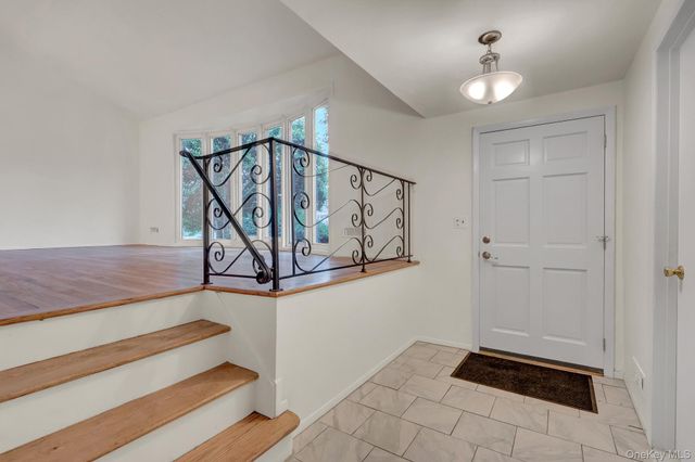 135 Atlantic Place, Hauppauge, NY 11788