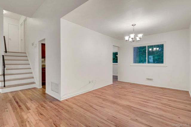 135 Atlantic Place, Hauppauge, NY 11788