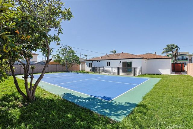 14922 Newland, Midway City, CA 92655