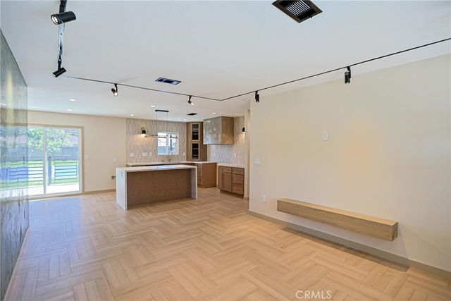 14922 Newland, Midway City, CA 92655