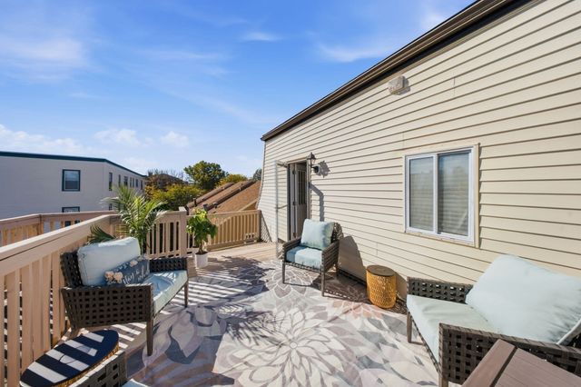 26 Lincoln St 6, Somerville, MA 02145