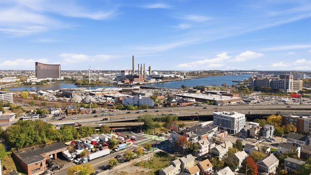 26 Lincoln St 6, Somerville, MA 02145