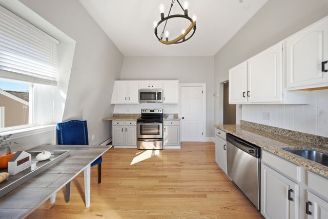 26 Lincoln St 6, Somerville, MA 02145