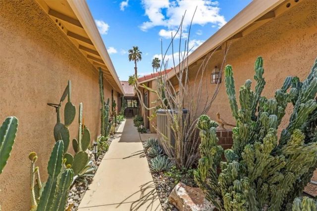 91 Camino Arroyo North, Palm Desert, CA 92260