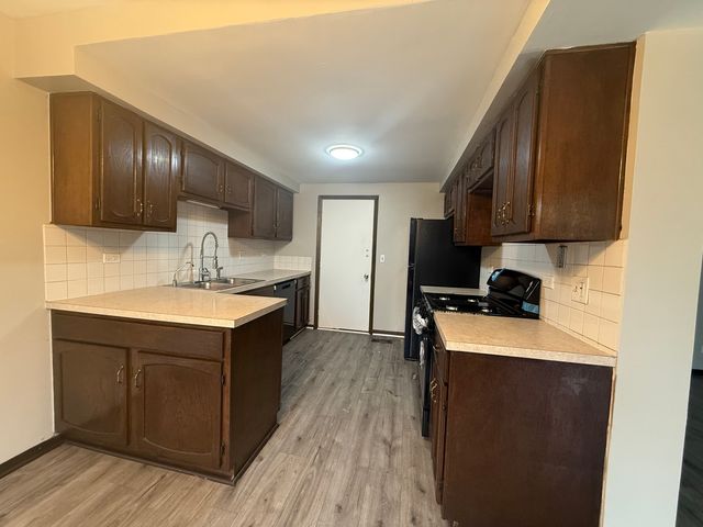 1951 Windward Lane, Hanover Park, IL 60133