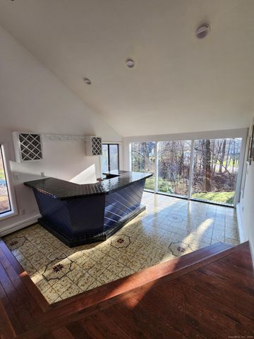 6 Dartmouth Drive, Shelton, CT 06484