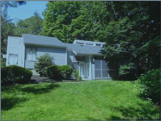 6 Dartmouth Drive, Shelton, CT 06484
