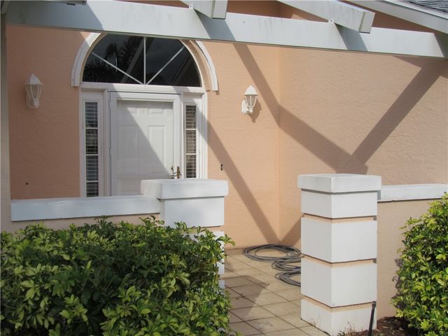 634 Lake Orchid Circle, Vero Beach, FL 32962