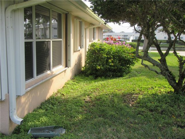 634 Lake Orchid Circle, Vero Beach, FL 32962