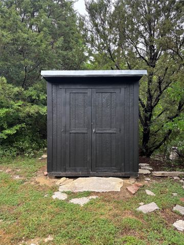 902 Pecos River Drive, Granbury, TX 76048