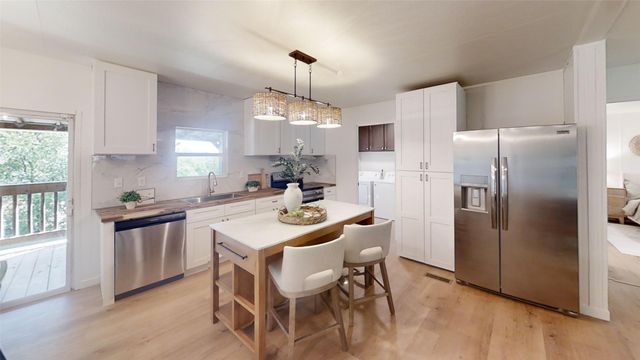 902 Pecos River Drive, Granbury, TX 76048