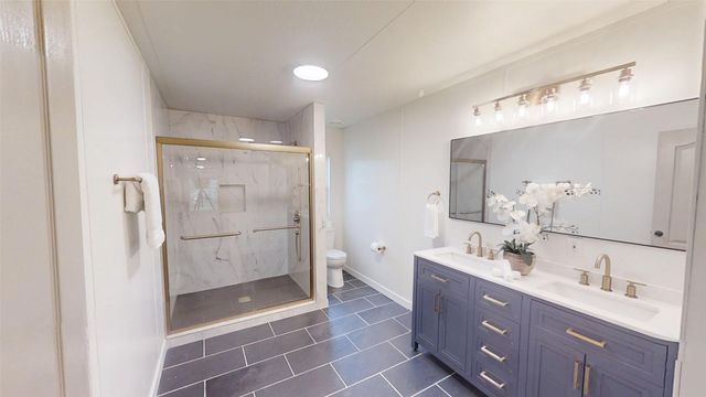 902 Pecos River Drive, Granbury, TX 76048