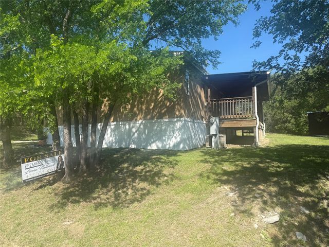 902 Pecos River Drive, Granbury, TX 76048