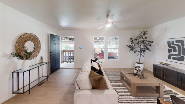 902 Pecos River Drive, Granbury, TX 76048