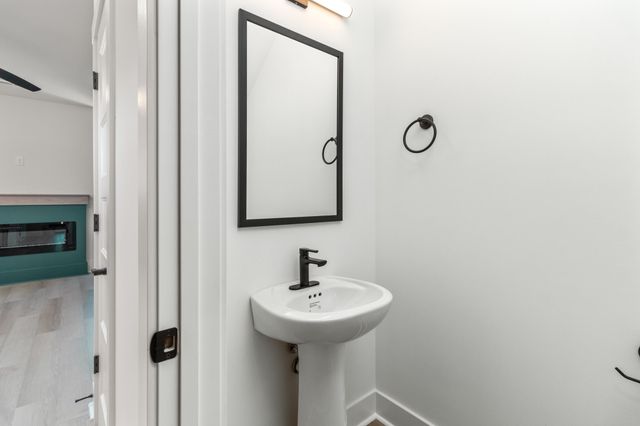 11 Dutch Drive, Clarksville, TN 37043